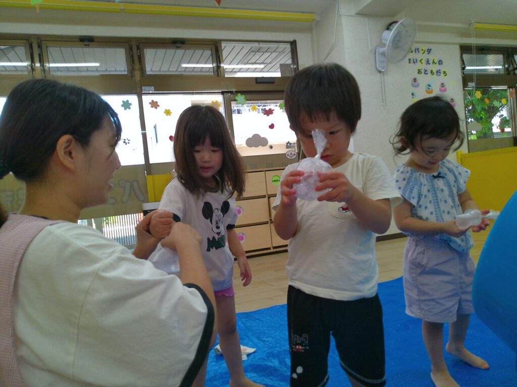氷遊びをしたよ。画像