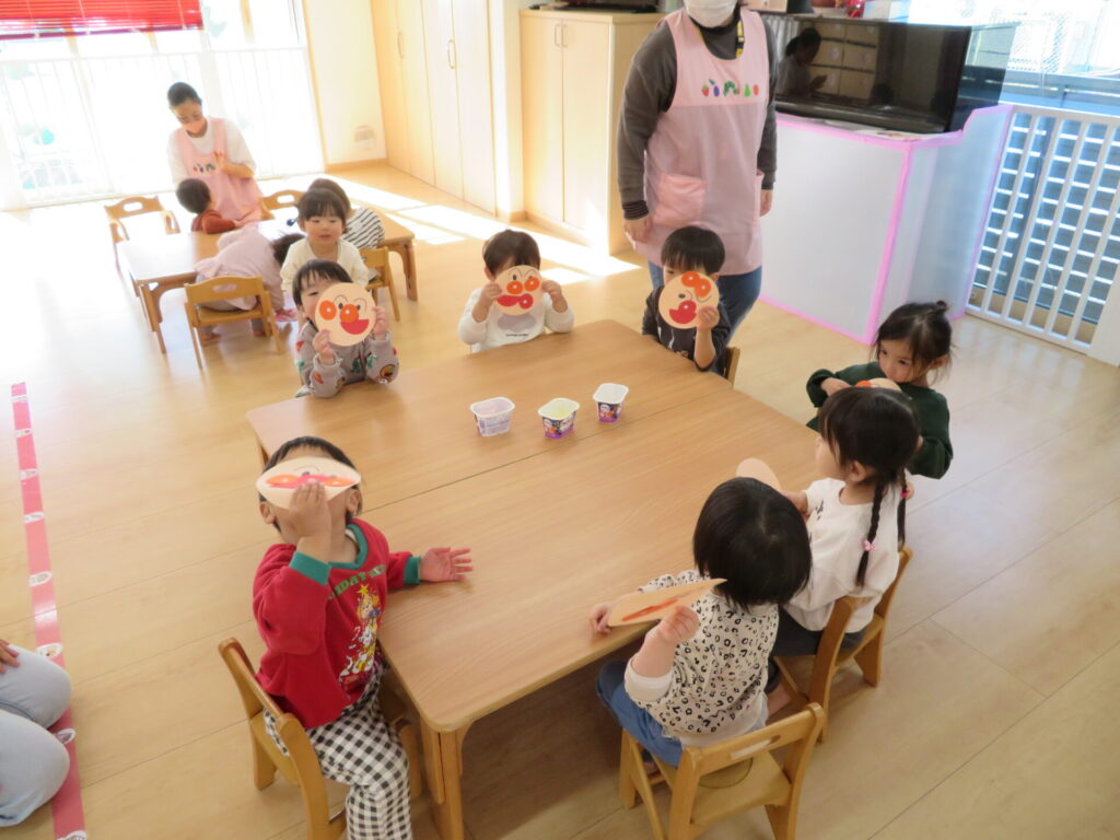 お正月遊びの福笑い!画像