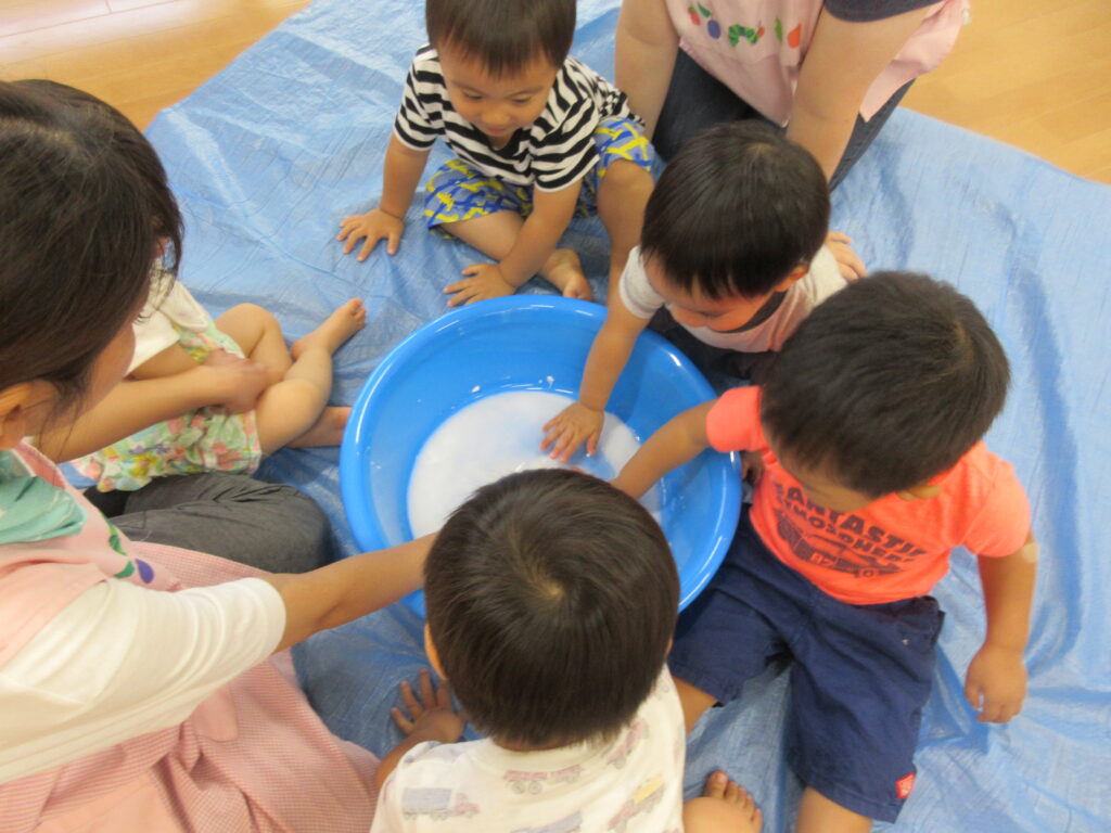 かたくり粉で遊んだよ！画像