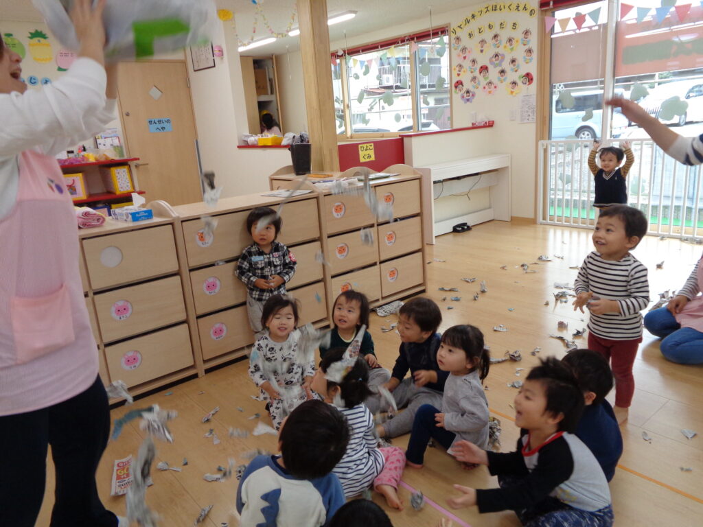 新聞紙が、、、画像